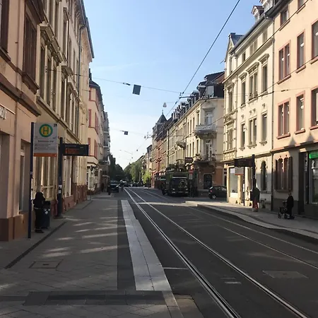 Location Centrum Near Hauptbahnhof, Bismarckplatz, Schloss